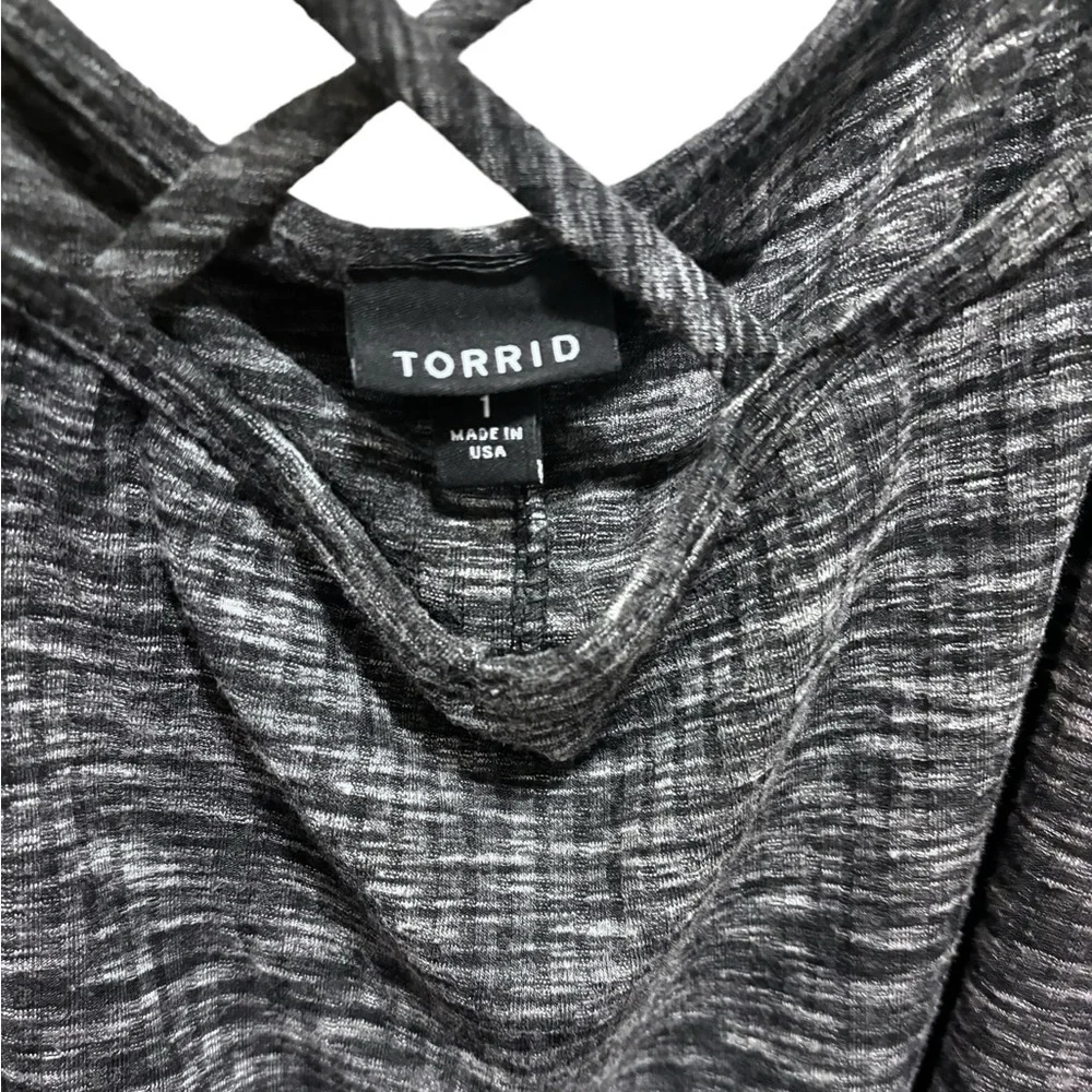 Torrid off the shoulder cross cross grey speckled top - Picture 3 of 4